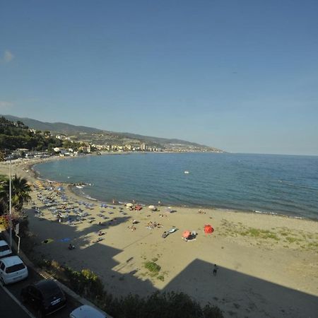 Albero Maestro On Bussana Seaside Appartement San Remo Buitenkant foto